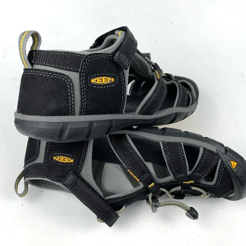 Keen Mens Seacamp2 Black Water Sandals Sz 7 (39)